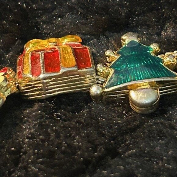 Vintage Avon Sliding Christmas Charm Bracelet - Picture 6 of 10